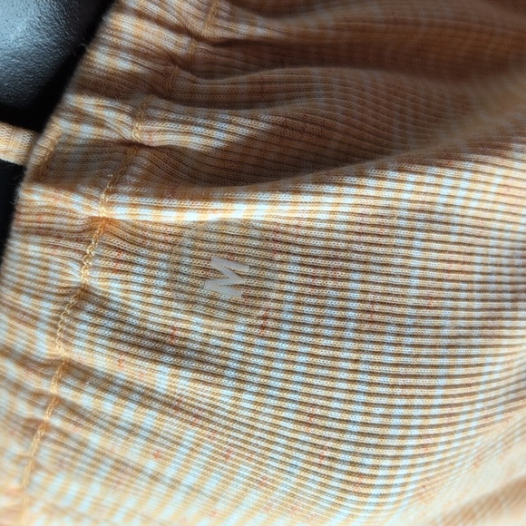 NWT 🪷 Pacsun Me to We Essentials Creamy Yellow-Orange Smocked Crop Top – Size M - Picture 2 of 5